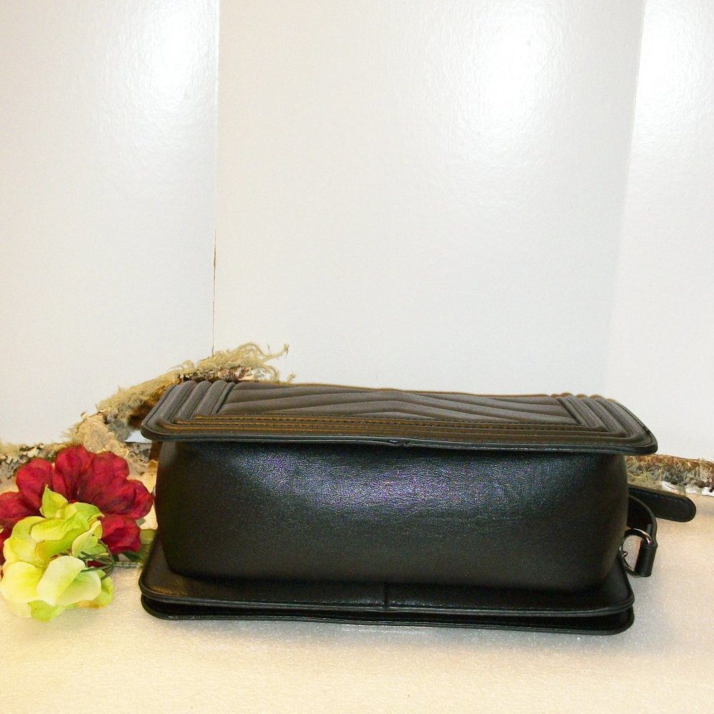 BADGLEY MISCHKA Black Quilted Vegan Leather Crossbody Bag NWT Silver Hardware - Picture 7 of 13